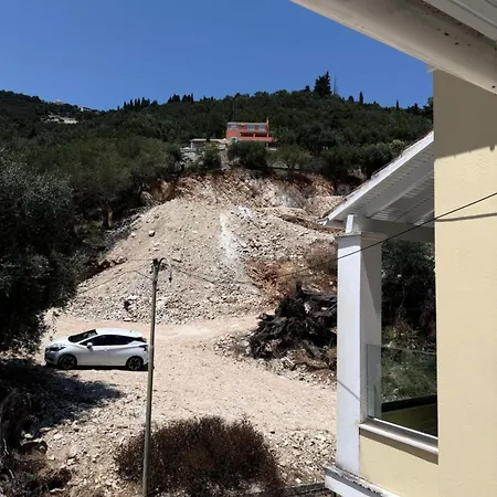 Dimitris 2 Bay *